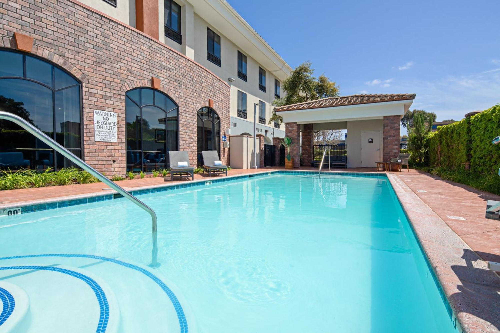 Holiday Inn Express Hotel & Suites Atascadero By Ihg Ngoại thất bức ảnh