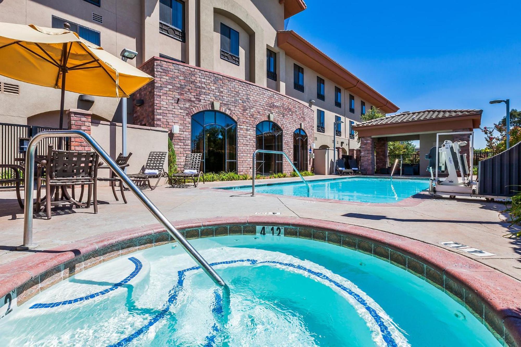 Holiday Inn Express Hotel & Suites Atascadero By Ihg Ngoại thất bức ảnh